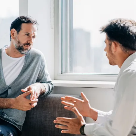 medecin et patient qui parlent